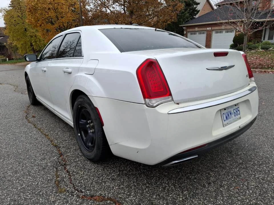 2016 Chrysler 300 (2005-2023) - Image 5 of 9