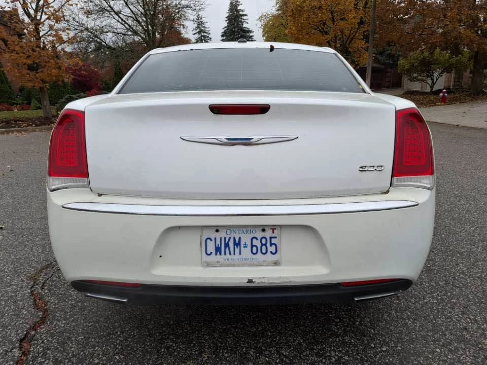 2016 Chrysler 300 (2005-2023) - Image 4 of 9