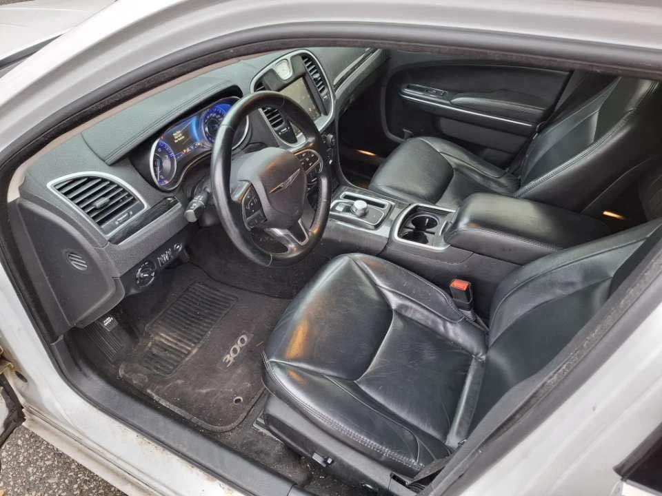 2016 Chrysler 300 (2005-2023) - Image 7 of 9