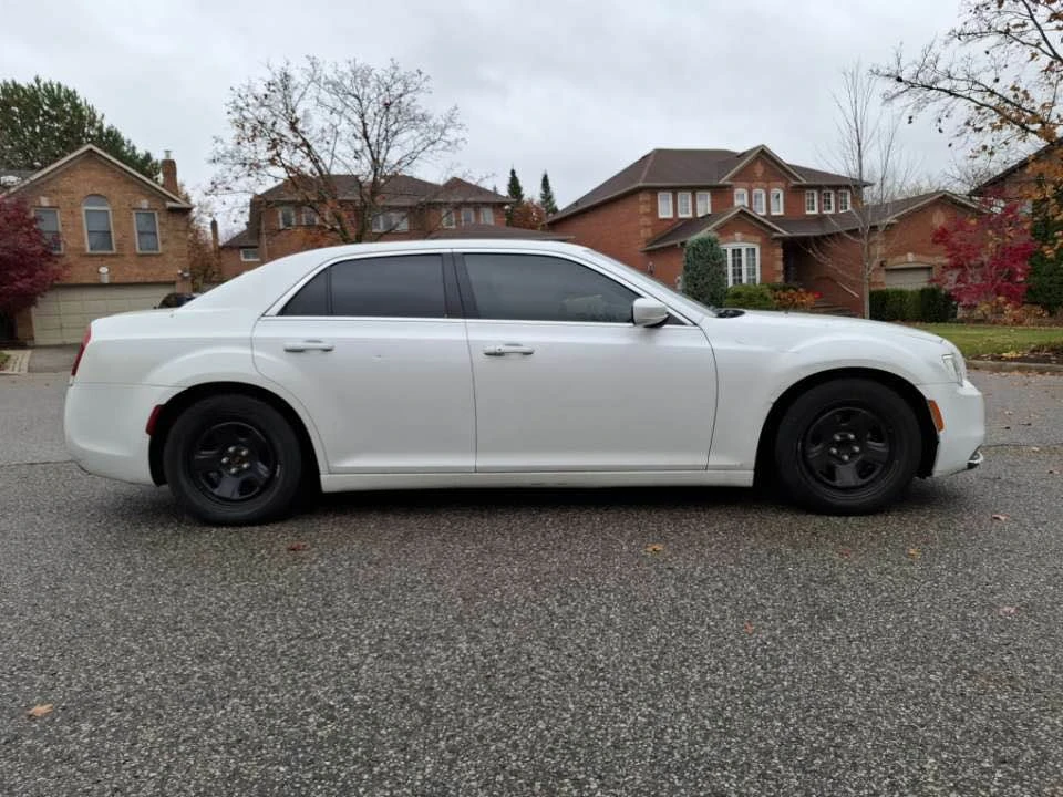 2016 Chrysler 300 (2005-2023) - Image 2 of 9