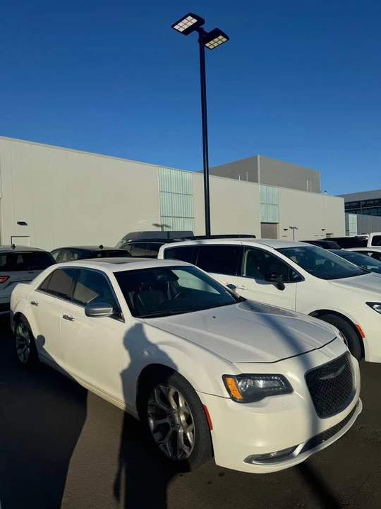 2016 Chrysler 300 (2005-2023) - Image 3 of 6