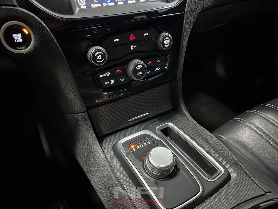 2016 Chrysler 300 (2005-2023) - Image 29 of 31