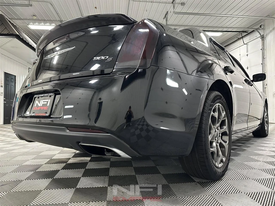 2016 Chrysler 300 (2005-2023) - Image 19 of 31