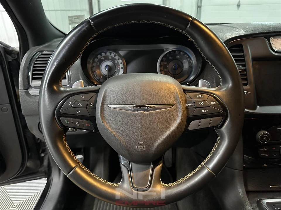 2016 Chrysler 300 (2005-2023) - Image 25 of 31