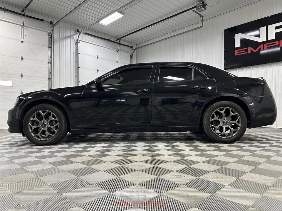 2016 Chrysler 300 (2005-2023) - Image 11 of 31