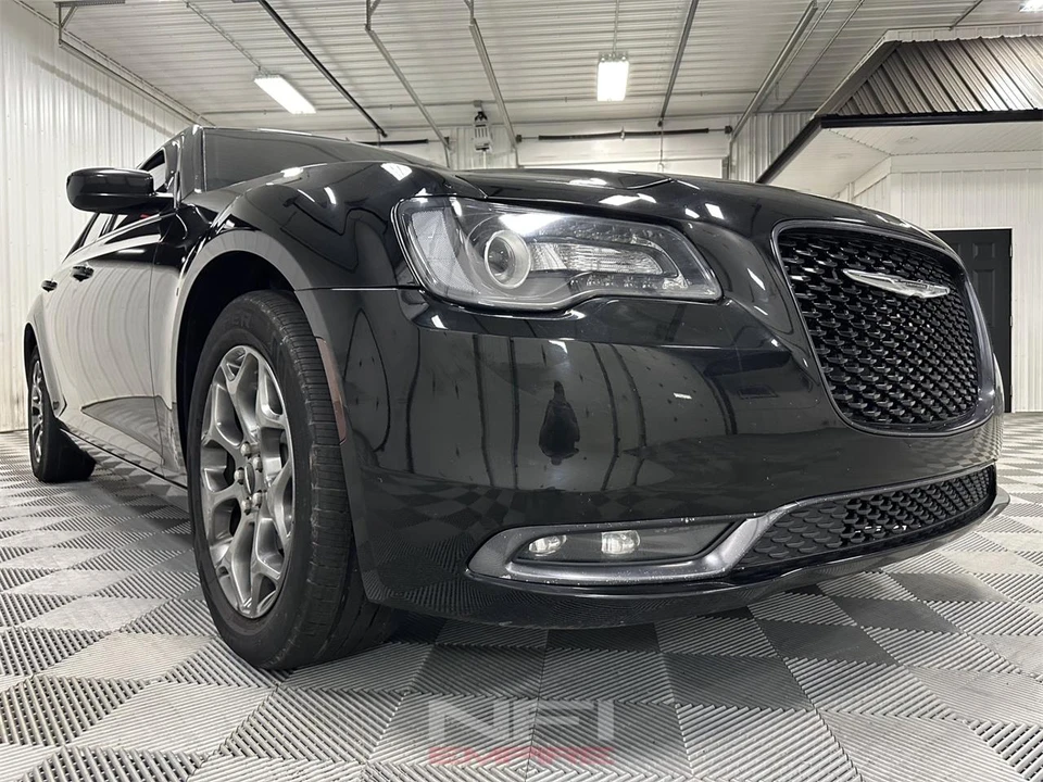 2016 Chrysler 300 (2005-2023) - Image 15 of 31