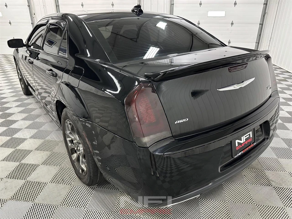 2016 Chrysler 300 (2005-2023) - Image 10 of 31