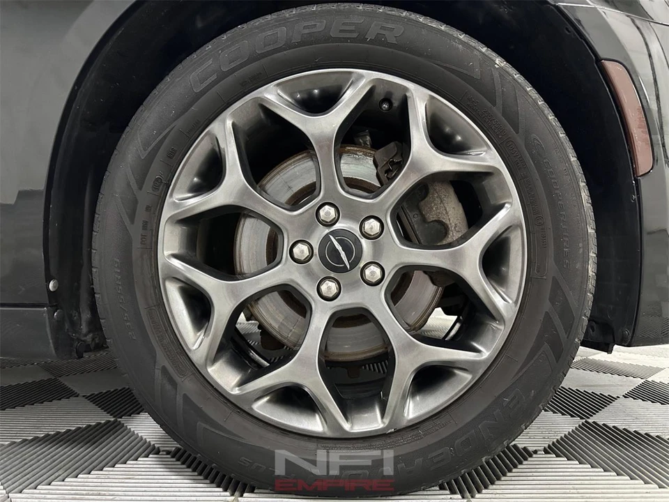 2016 Chrysler 300 (2005-2023) - Image 16 of 31