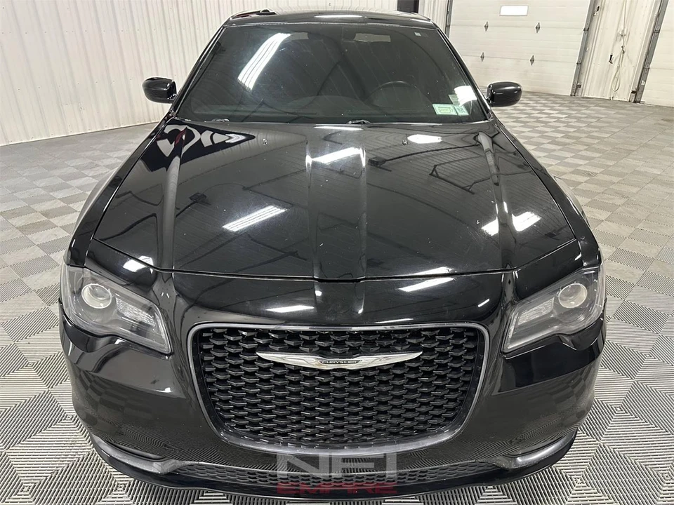 2016 Chrysler 300 (2005-2023) - Image 4 of 31