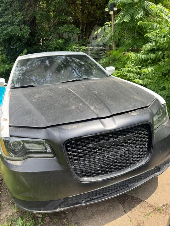 2016 Chrysler 300 (2005-2023) - Image 2 of 13