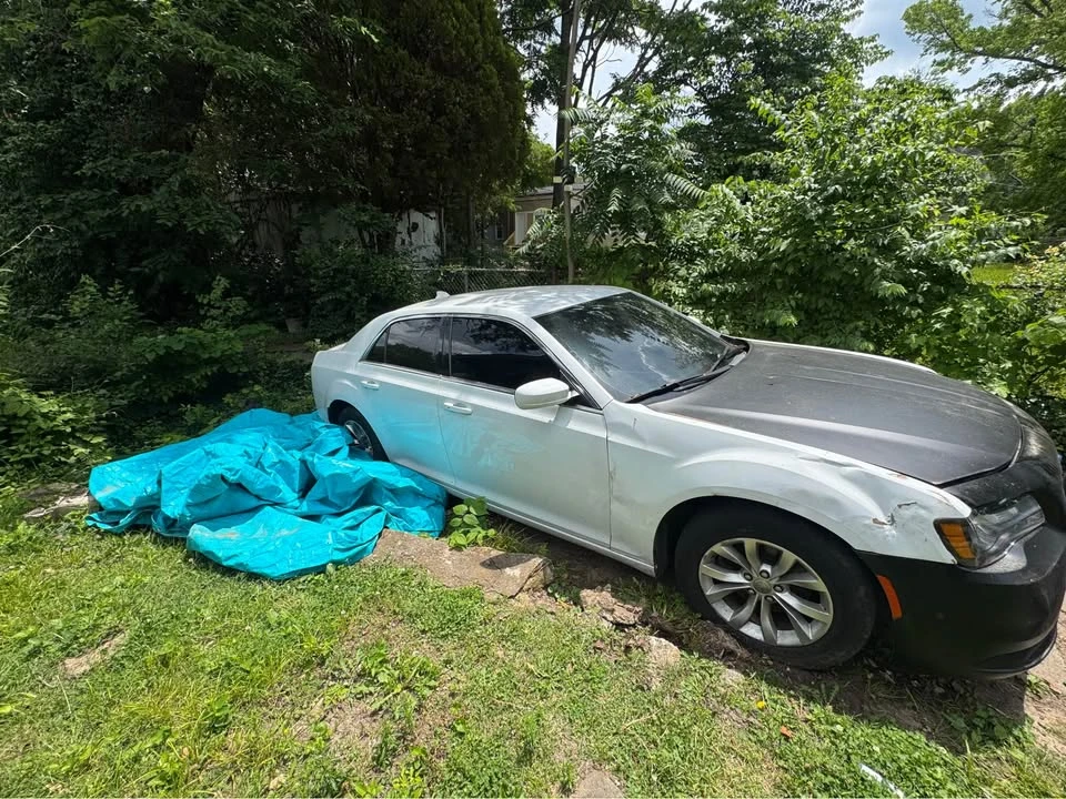 2016 Chrysler 300 (2005-2023) - Image 4 of 13