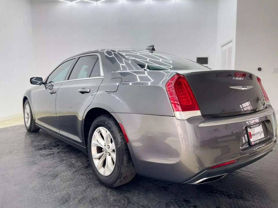2016 Chrysler 300 (2005-2023) - Image 6 of 21