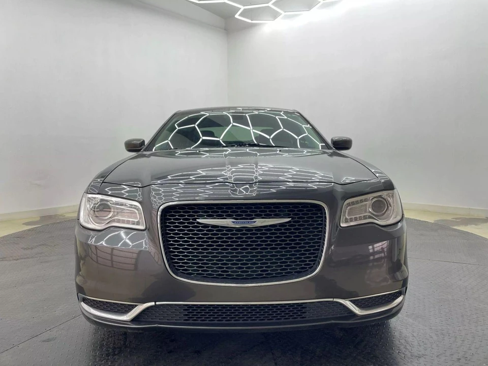 2016 Chrysler 300 (2005-2023) - Image 9 of 21