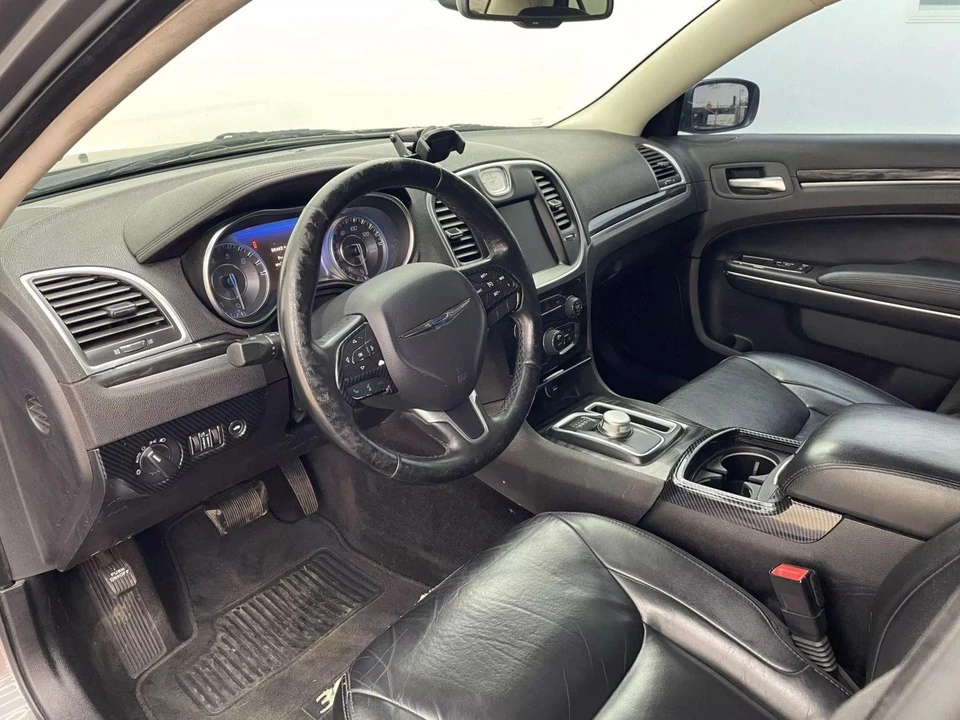 2016 Chrysler 300 (2005-2023) - Image 11 of 21