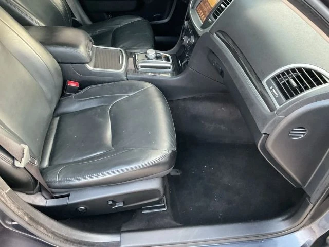 2016 Chrysler 300 (2005-2023) - Image 7 of 21