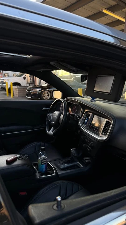 2016 Chrysler 300 (2005-2023) - Image 7 of 8