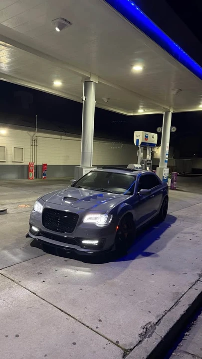 2016 Chrysler 300 (2005-2023) - Image 2 of 8