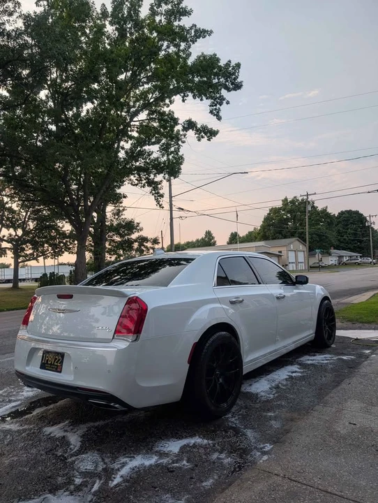 2016 Chrysler 300 (2005-2023) - Image 2 of 7