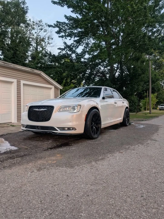 2016 Chrysler 300 (2005-2023) - Image 3 of 7