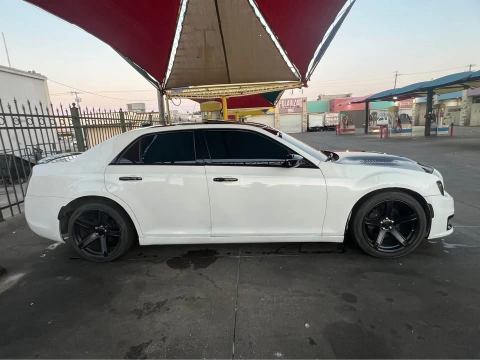 2016 Chrysler 300 (2005-2023) - Image 2 of 15