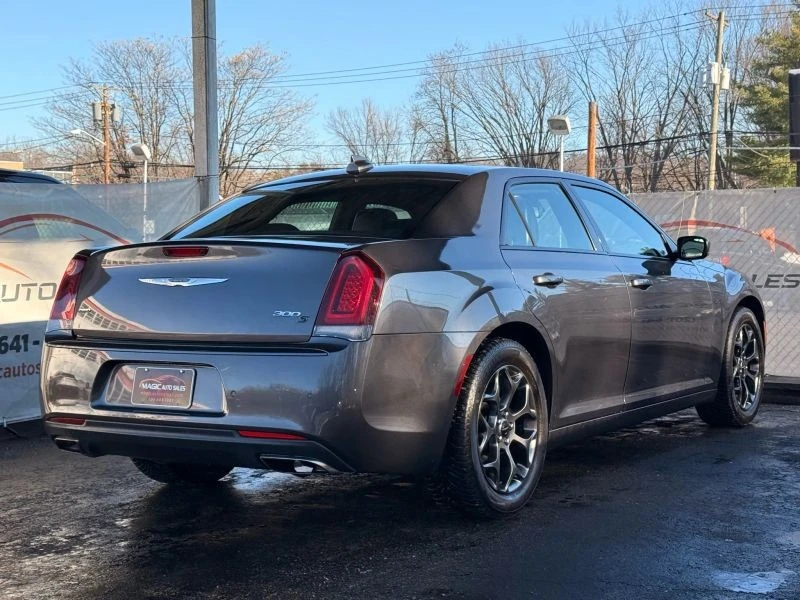 2016 Chrysler 300 (2005-2023) - Image 9 of 12