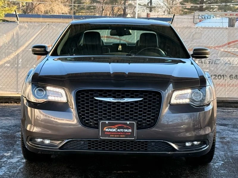 2016 Chrysler 300 (2005-2023) - Image 5 of 12