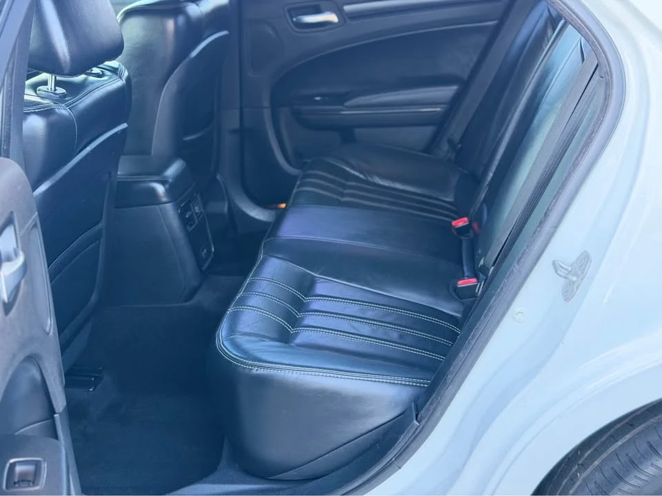 2016 Chrysler 300 (2005-2023) - Image 8 of 20