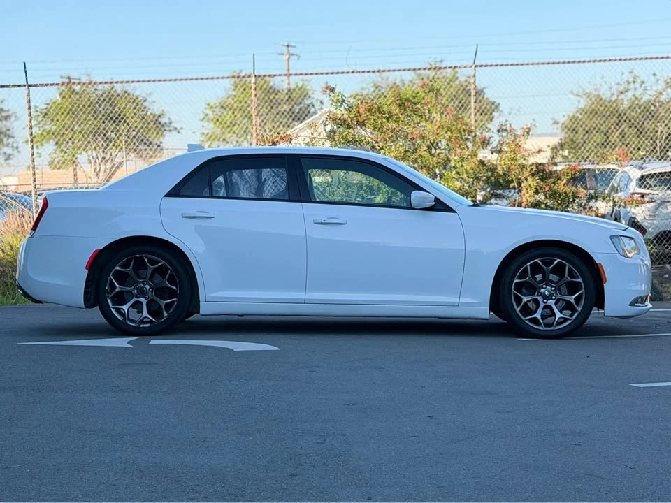 2016 Chrysler 300 (2005-2023) - Image 3 of 20