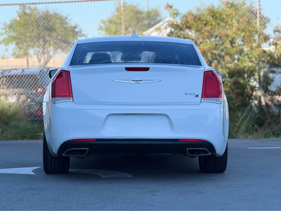 2016 Chrysler 300 (2005-2023) - Image 2 of 20