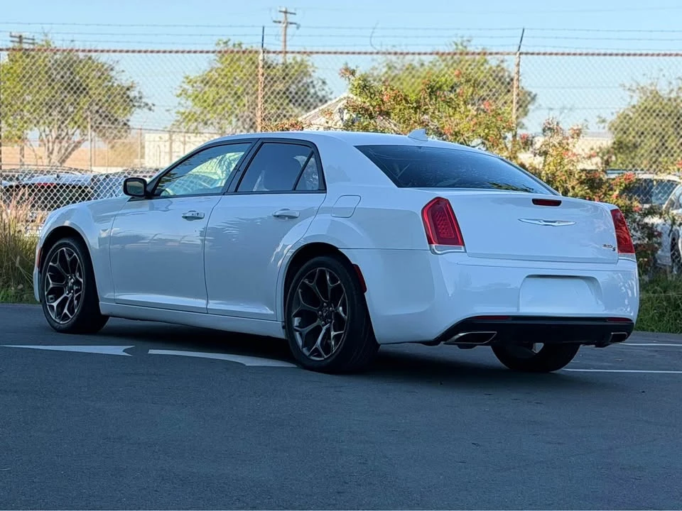 2016 Chrysler 300 (2005-2023) - Image 17 of 20