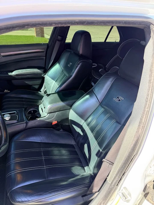 2016 Chrysler 300 (2005-2023) - Image 3 of 8