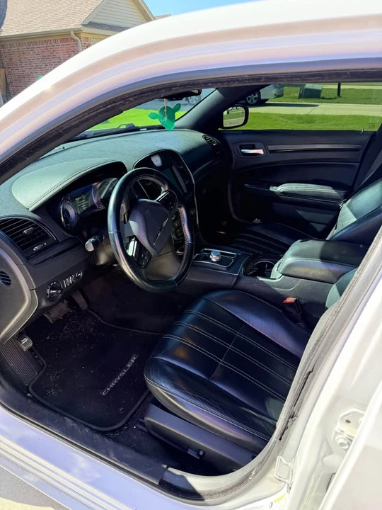 2016 Chrysler 300 (2005-2023) - Image 2 of 8