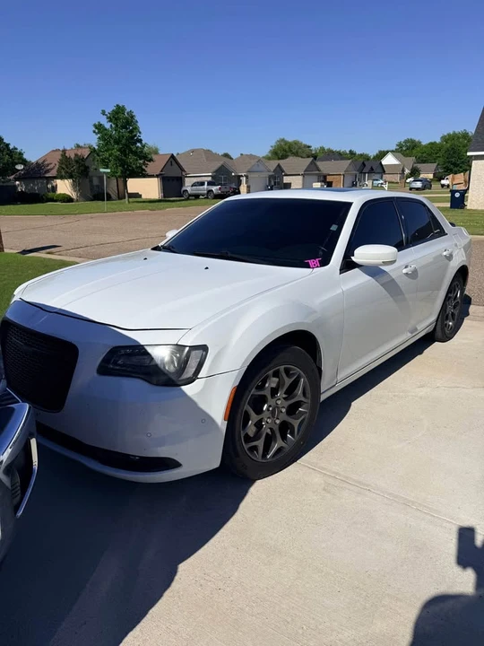 2016 Chrysler 300 (2005-2023) - Image 7 of 8