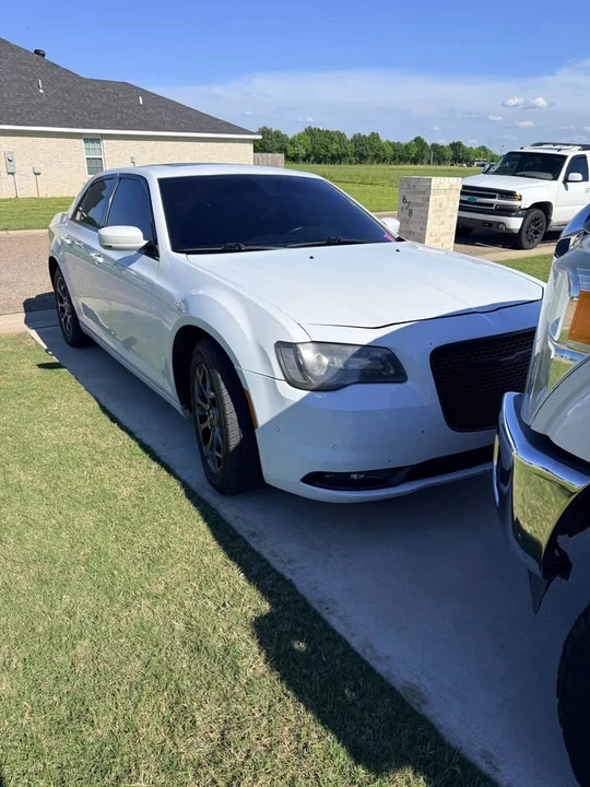 2016 Chrysler 300 (2005-2023) - Image 6 of 8