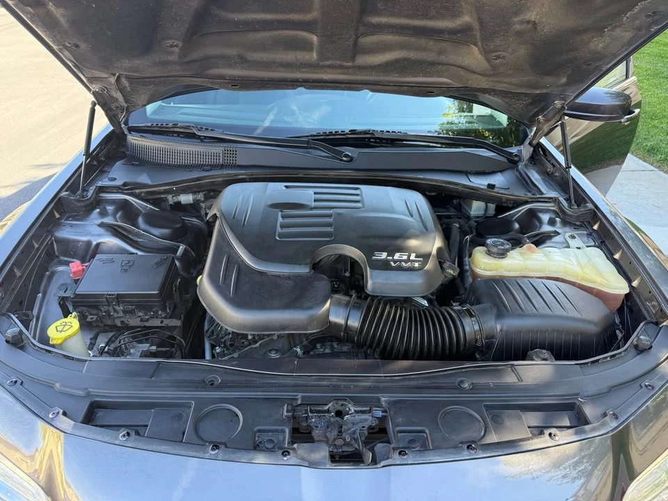 2016 Chrysler 300 (2005-2023) - Image 8 of 13