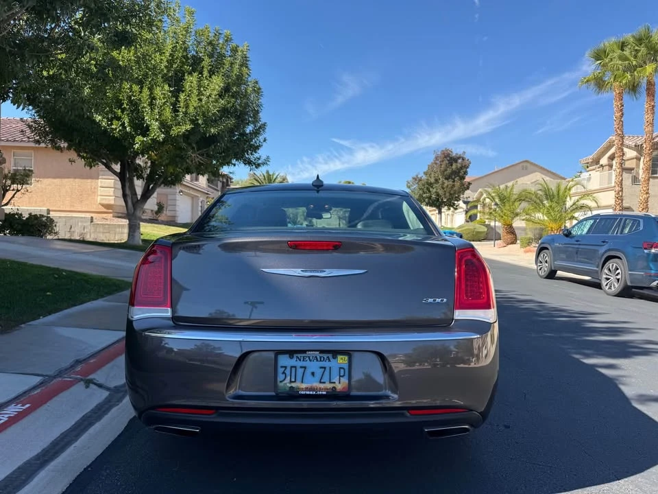 2016 Chrysler 300 (2005-2023) - Image 11 of 13