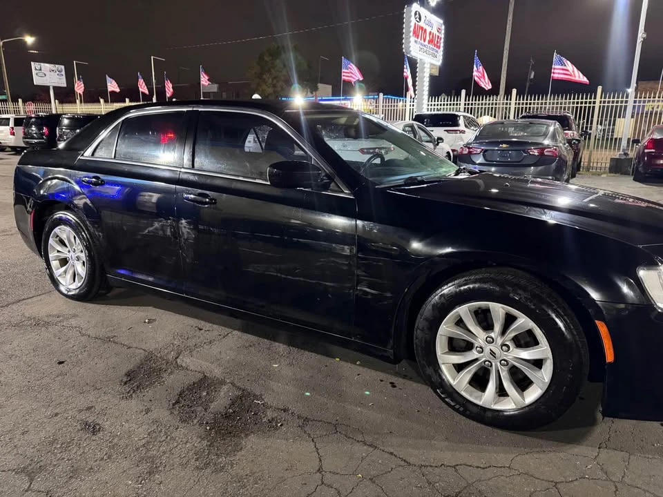 2016 Chrysler 300 (2005-2023) - Image 2 of 8