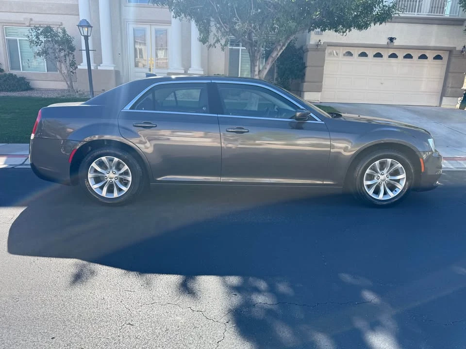 2016 Chrysler 300 (2005-2023) - Image 3 of 13