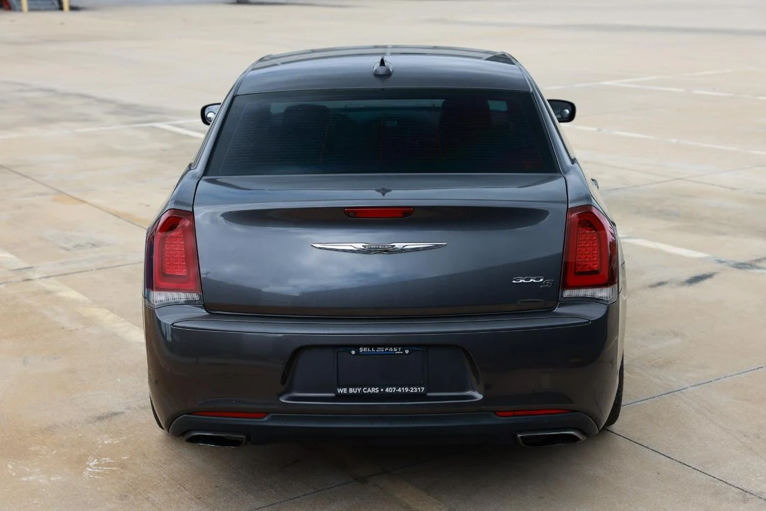 2016 Chrysler 300 (2005-2023) - Image 9 of 21