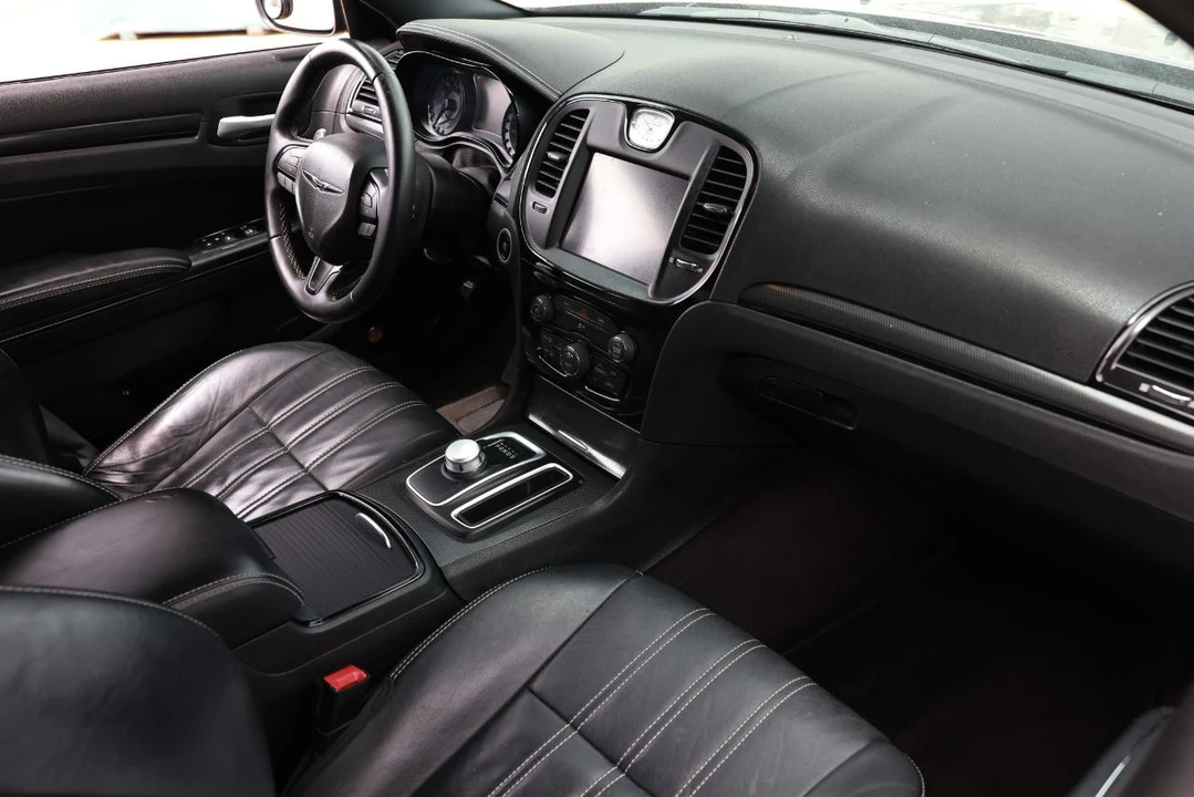 2016 Chrysler 300 (2005-2023) - Image 18 of 21