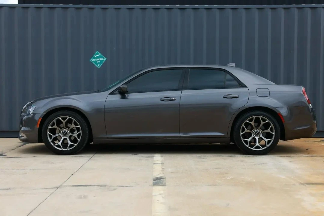 2016 Chrysler 300 (2005-2023) - Image 3 of 21