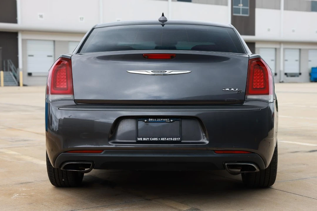2016 Chrysler 300 (2005-2023) - Image 7 of 21