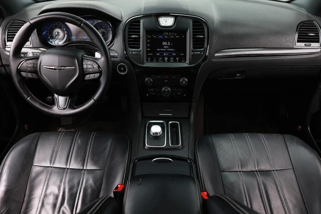 2016 Chrysler 300 (2005-2023) - Image 2 of 21