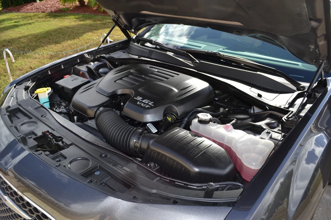 2016 Chrysler 300 (2005-2023) - Image 8 of 15