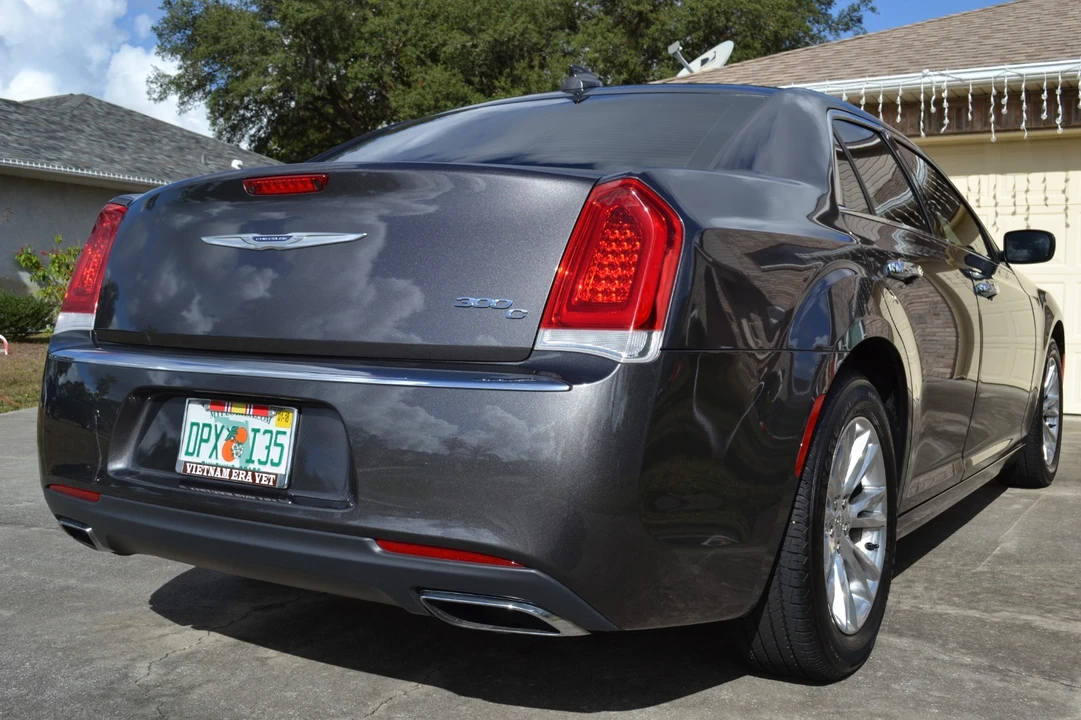 2016 Chrysler 300 (2005-2023) - Image 3 of 15