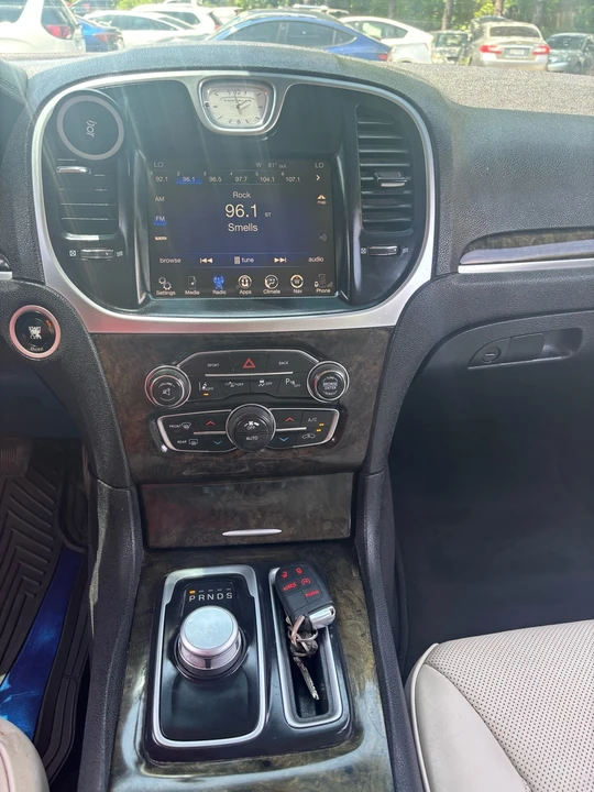 2016 Chrysler 300 (2005-2023) - Image 14 of 16