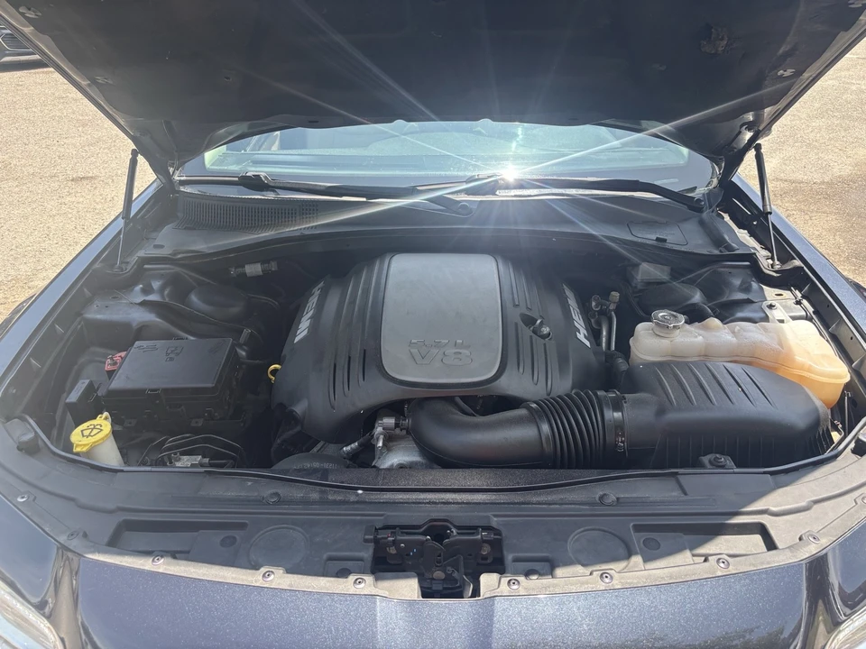2016 Chrysler 300 (2005-2023) - Image 15 of 16