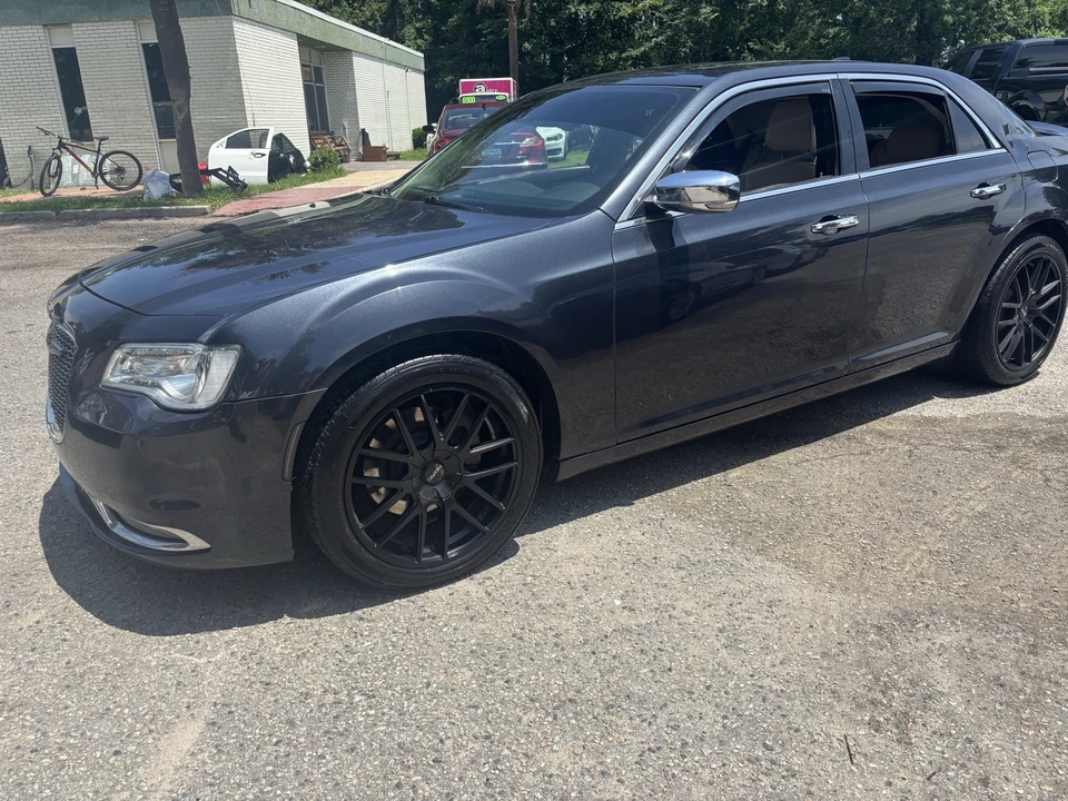 2016 Chrysler 300 (2005-2023) - Image 2 of 16