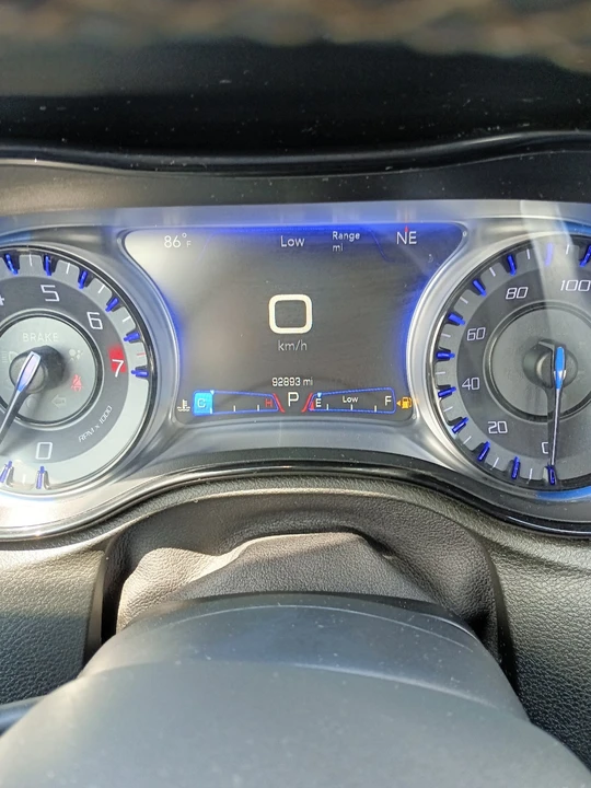 2016 Chrysler 300 (2005-2023) - Image 9 of 10