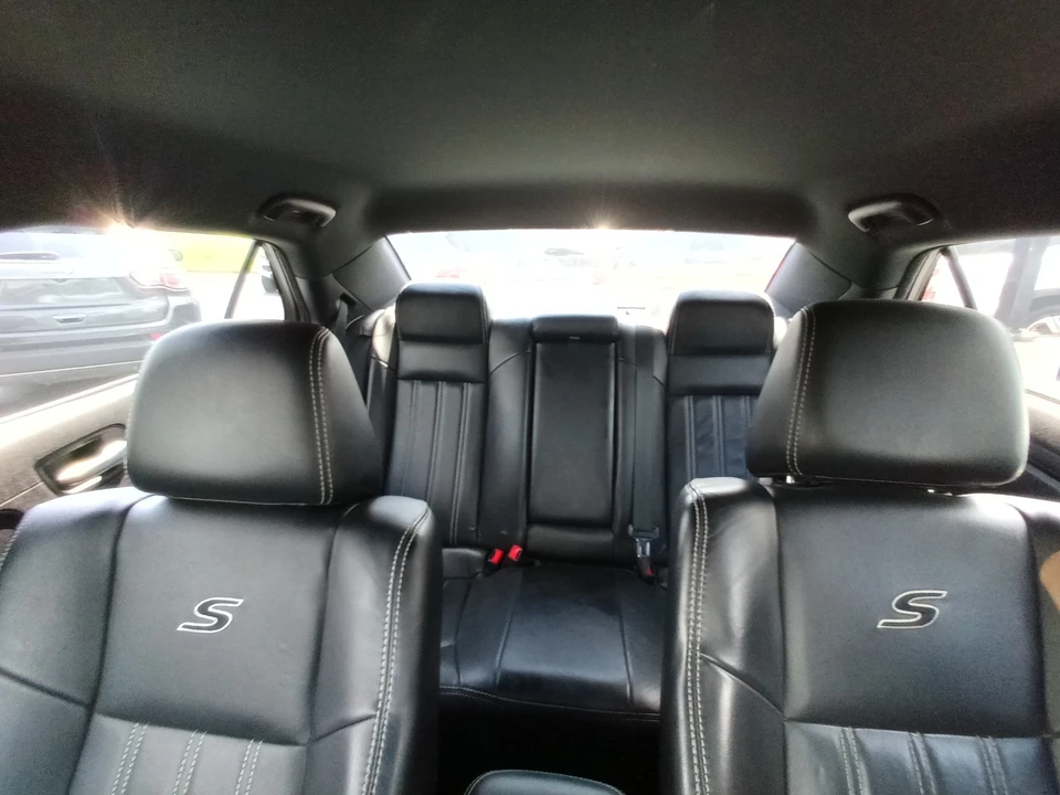 2016 Chrysler 300 (2005-2023) - Image 10 of 10
